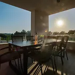 Luxury Sea View Biograd 比奥格勒·纳·莫鲁